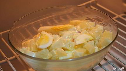 Салат картофельный с яйцом