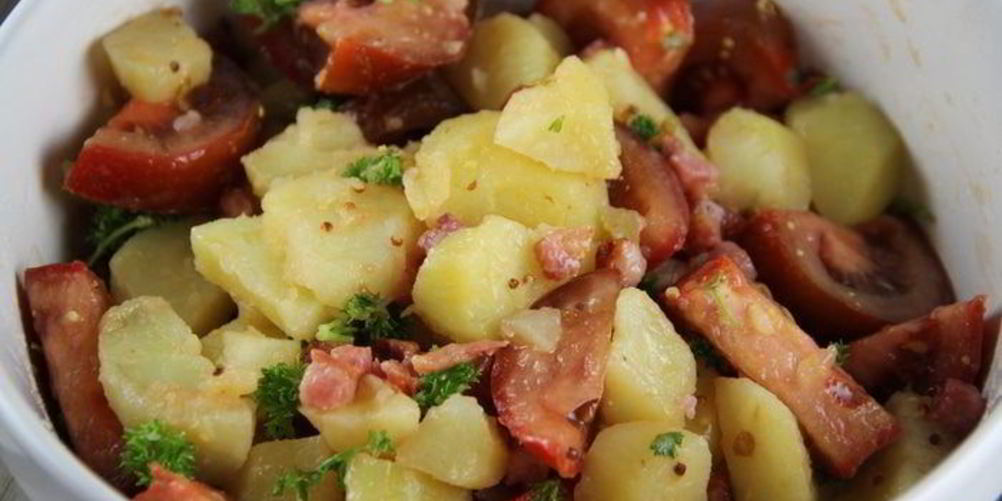 Рецепт салата с картофелем и помидорами по-деревенски