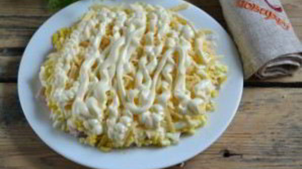 салат с картофельной стружкой