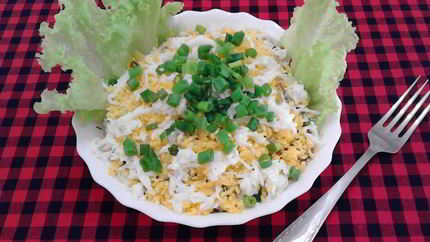 Салат с картошкой фри и курицей