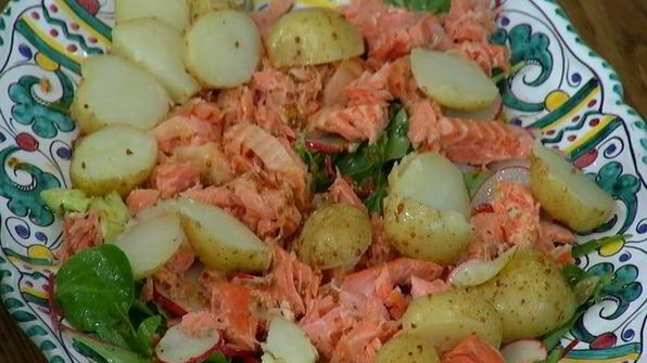 салат с молодым картофелем, редисом и кижучем