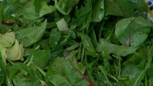 салат с молодым картофелем, редисом и кижучем