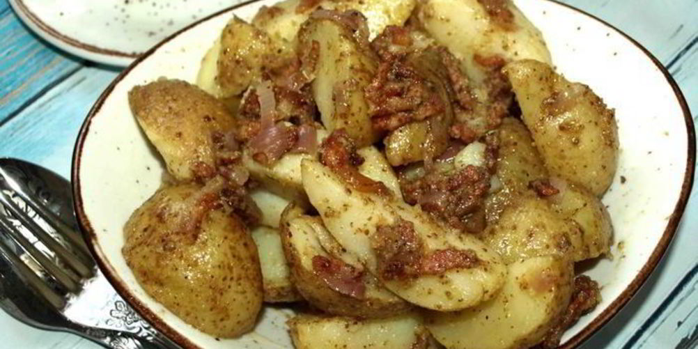 Рецепт теплого картофельного салата с беконом