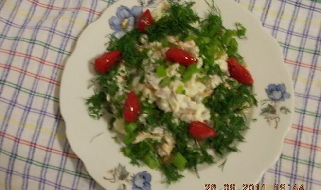 Оливье с морковью, бужениной и зеленым луком