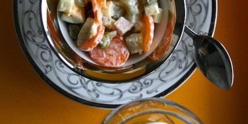 Рецепт оливье с вареной колбасой