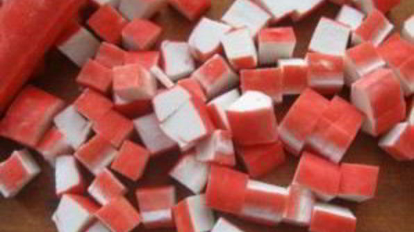 салат оливье с крабовыми палочками