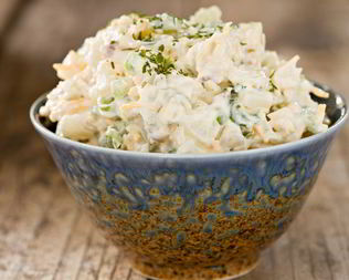Салат Оливье с курицей