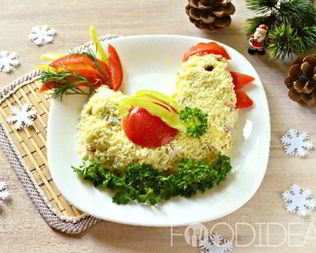 Салат в виде петуха Оливье