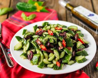 Салат битые огурцы