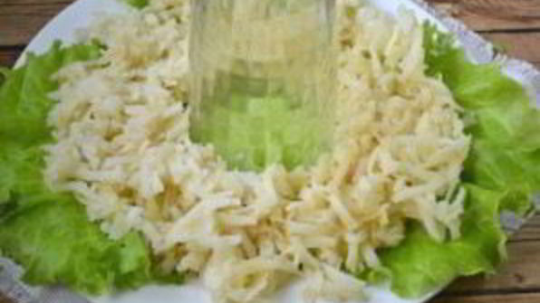 салат гранатовый браслет с грибами и курицей