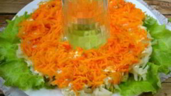 салат гранатовый браслет с грибами и курицей