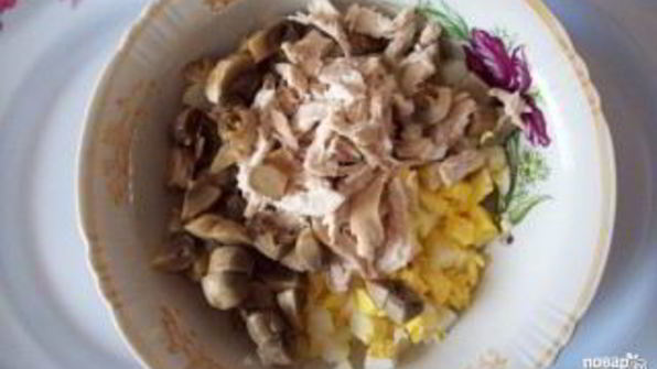 салат из шампиньонов и курицы