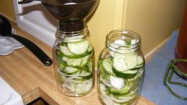 салат из свежих огурцов на зиму