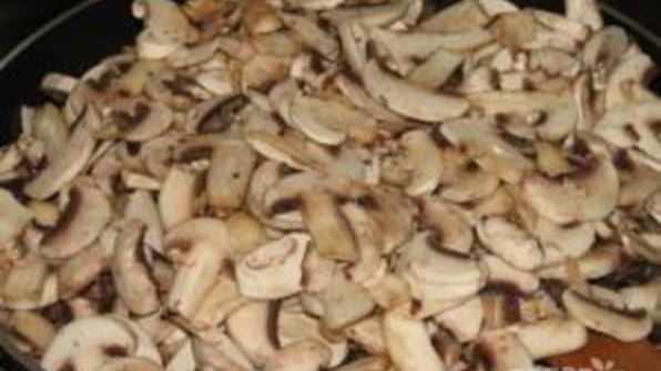 салат из жареных шампиньонов
