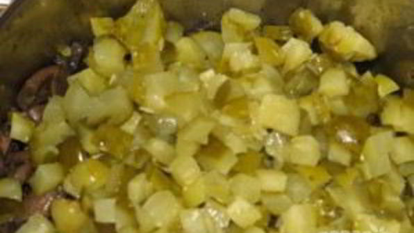 салат из жареных шампиньонов