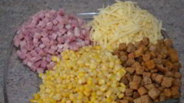 салат к пиву с сухариками