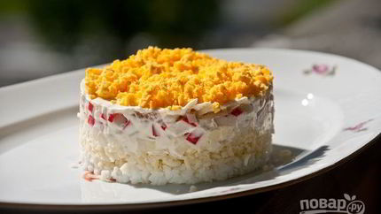 Мимоза с крабовыми палочками и яблоком