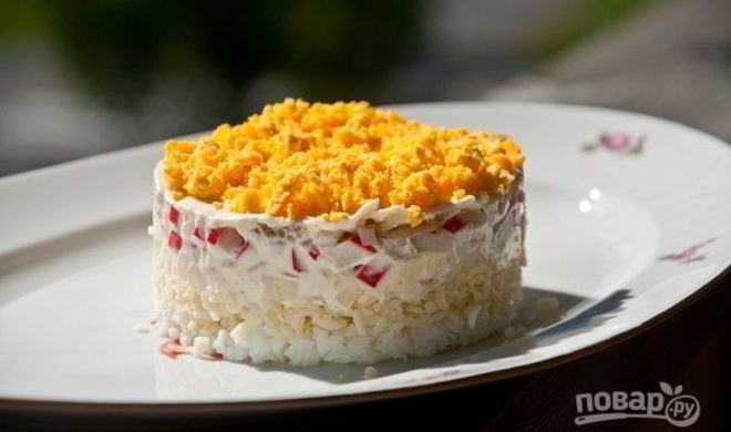 Мимоза с крабовыми палочками и яблоком