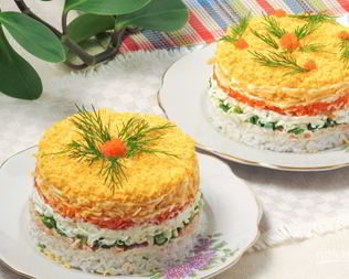 Салат Мимоза с рисом и сыром