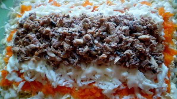 салат-рулет мимоза