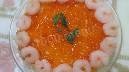 Салат Креветки под шубой с красной икрой