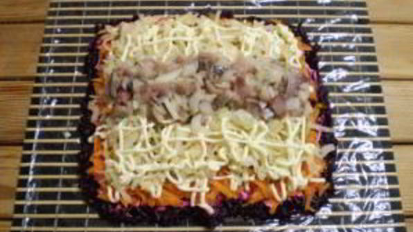 селедка под шубой в виде рулета