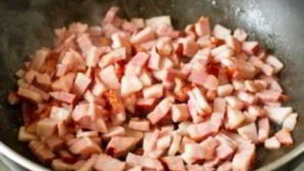 салат с беконом и курицей