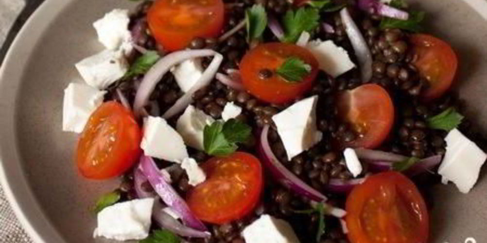 Рецепт салата с чечевицей и сыром фета