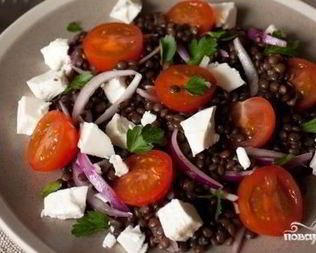 Салат с чечевицей и сыром фета