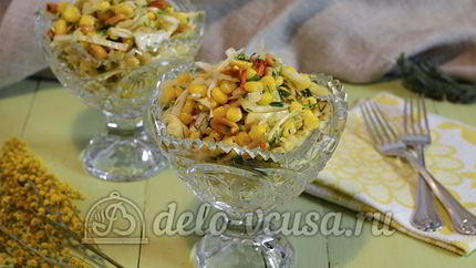 Салат с капустой и арахисом