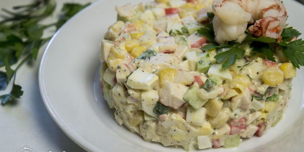 Рецепт салата с креветками и крабовыми палочками