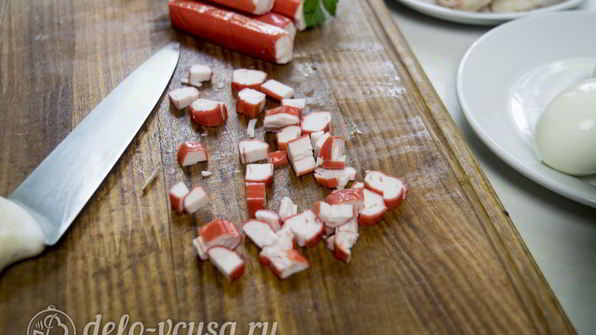 салат с креветками и крабовыми палочками