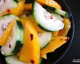 Салат с манго