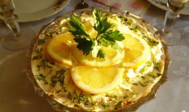 Салат с маринованными шампиньонами