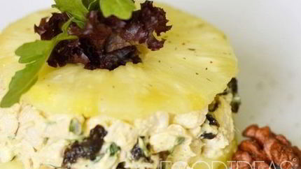 Салат с морепродуктами и ананасом