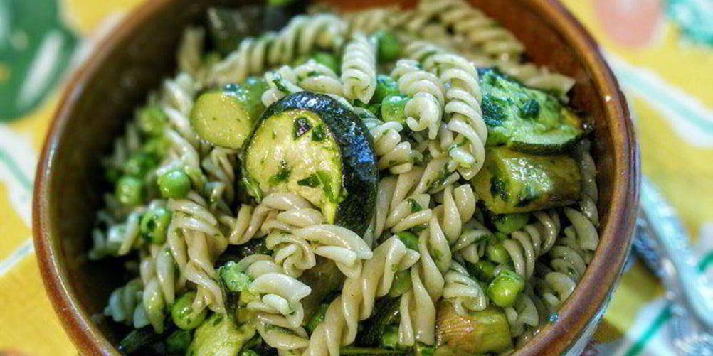 Рецепт салата с пастой и зелеными овощами