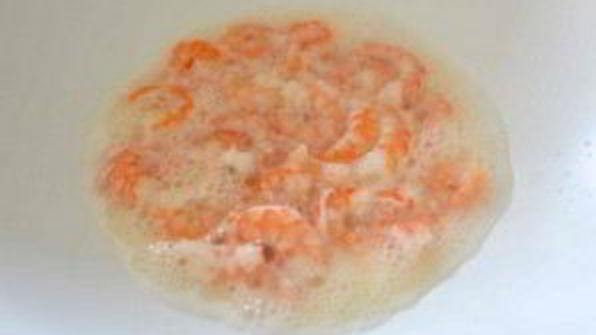 салат с руколой и креветками