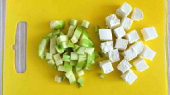 салат с руколой и креветками