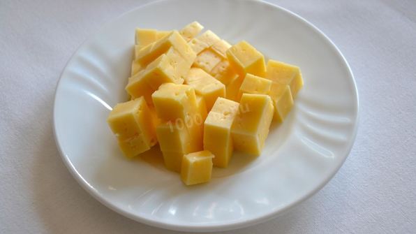 салат с ветчиной и грибами