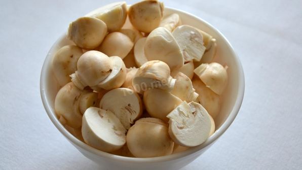 салат с ветчиной и грибами