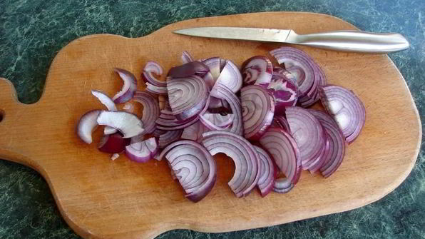 салат с жареными крабовыми палочками