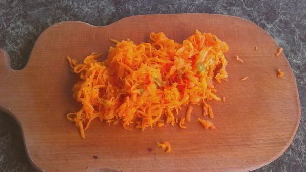 салат с жареными крабовыми палочками