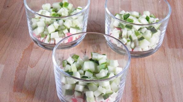 салат с жареными креветками