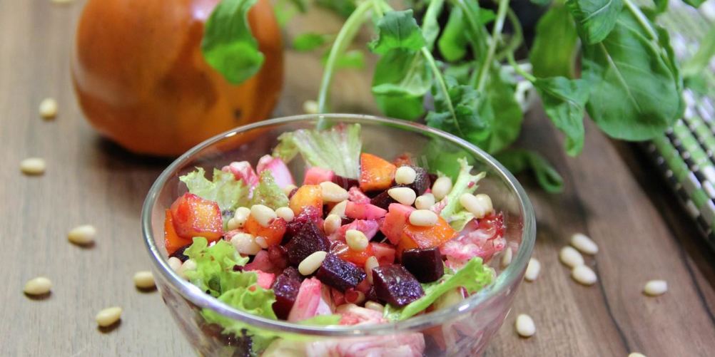 Рецепт салата свекольного с хурмой