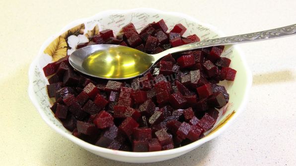 салат свекольный с хурмой