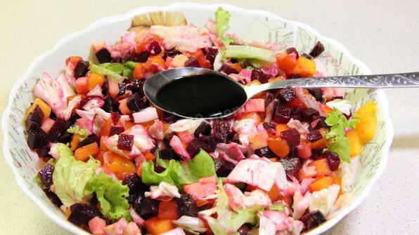 салат свекольный с хурмой