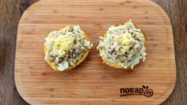 брускетта цезарь