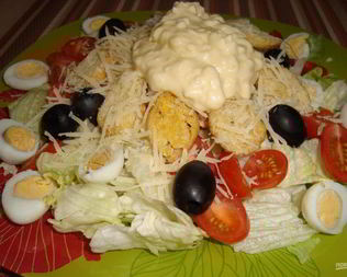 Салат Цезарь домашний