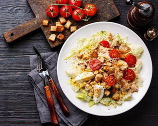 Салат цезарь по-французски