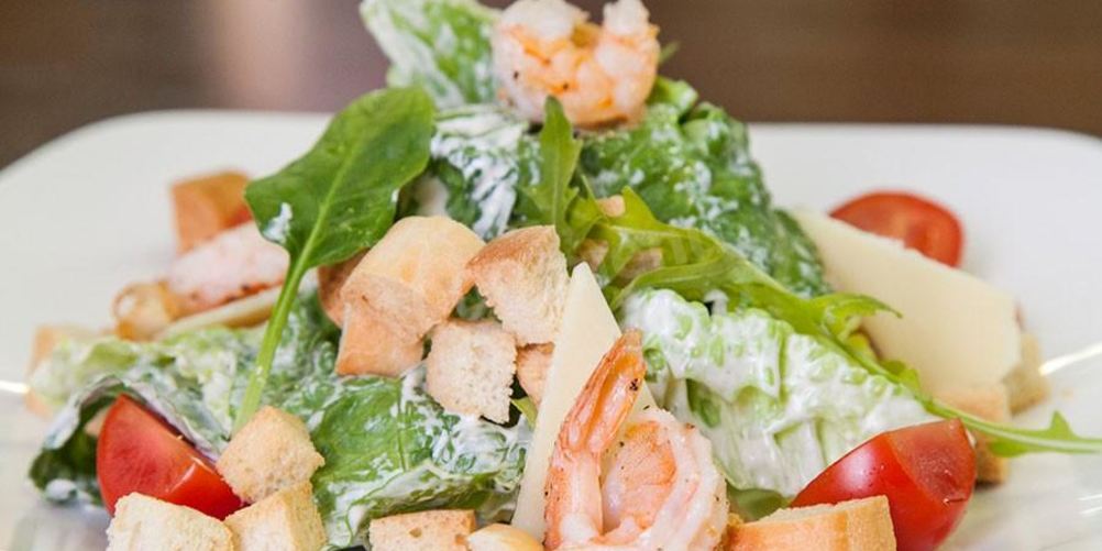 Рецепт салата цезарь с креветками с майонезом